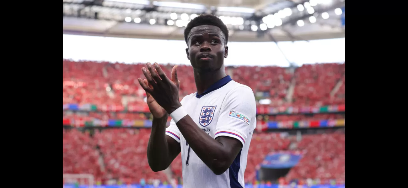 Ashley Cole advises England to take a risk and choose Bukayo Saka despite controversy.