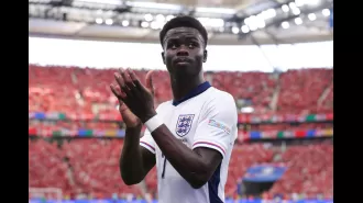 Ashley Cole advises England to take a risk and choose Bukayo Saka despite controversy.