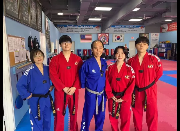 Taekwondo competitors sprang into action after hearing a woman's cries.