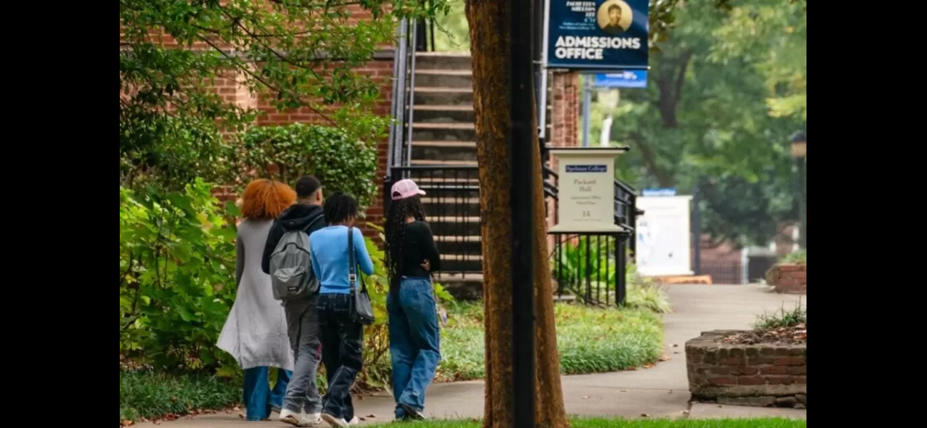 A group of volunteers, the Move-In Day Mafia, assists foster children to get comfortable in college.
