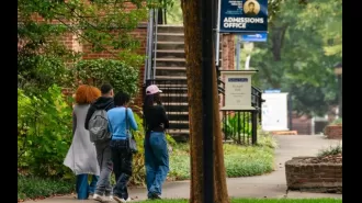 A group of volunteers, the Move-In Day Mafia, assists foster children to get comfortable in college.