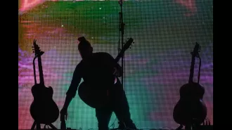 Popular singer from the 2000s unexpectedly reveals performance at Glastonbury music festival.