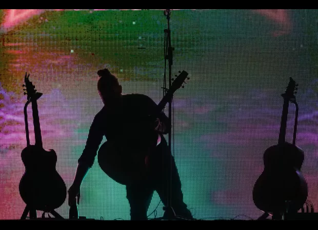 Popular singer from the 2000s unexpectedly reveals performance at Glastonbury music festival.