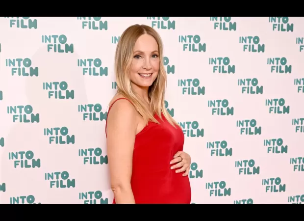 Actress Joanne Froggatt, known for her role in Downton Abbey, is pregnant with her first child at the age of 43.