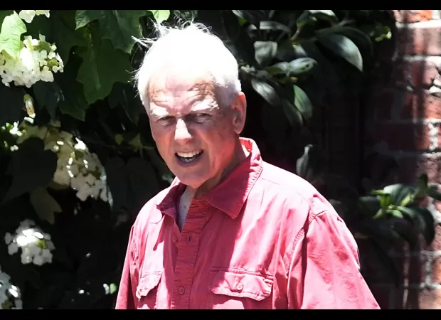 72-year-old TV star looks drastically changed two decades after becoming part of popular crime show.