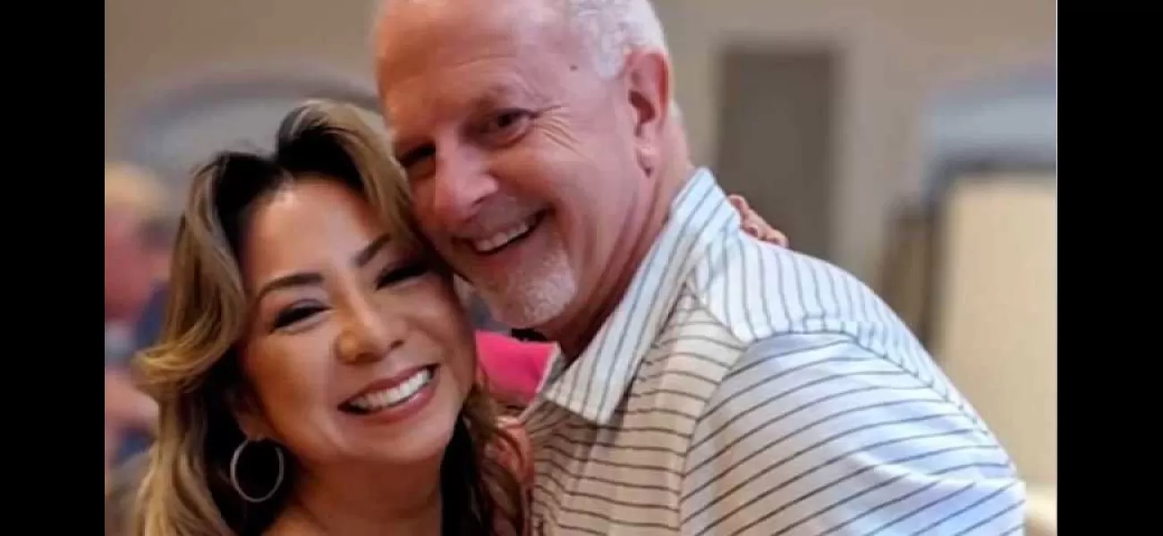 A man, trying to warn others, was struck by lightning and killed on the beach.