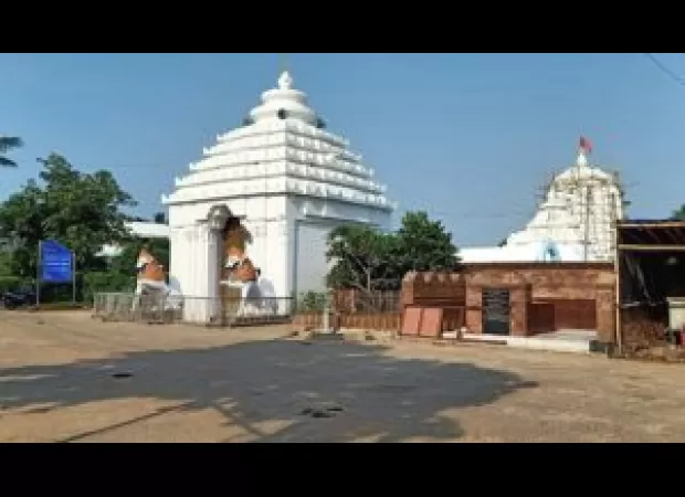 Crowds flock to Alarnath temple for glimpse of Lord Jagannath.