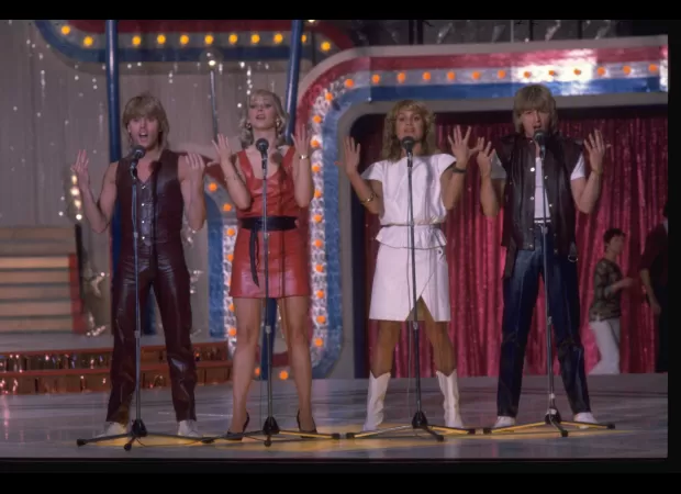 Fans plead for 80s icon to stay in band despite sudden departure announcement.