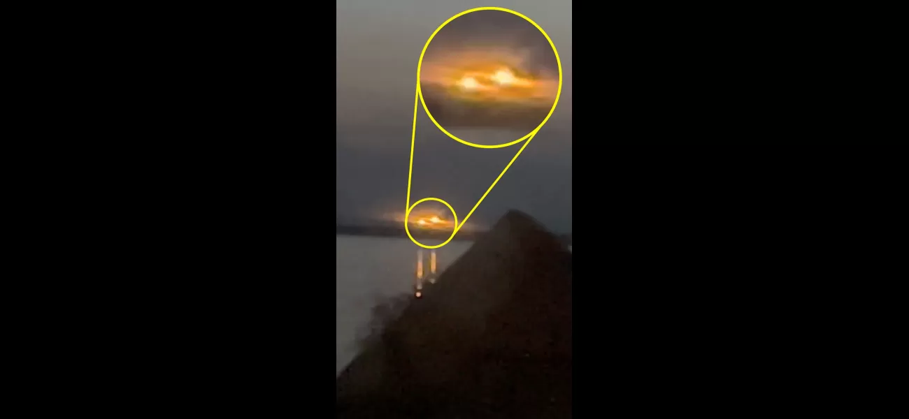 A Canadian couple notices a strange flashing light in the distance.