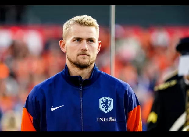 Man Utd reacts to Bayern Munich's asking price for Matthijs de Ligt.