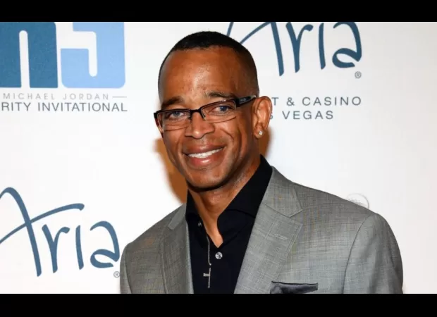 Stuart Scott's daughters and ESPN's Scott Van Pelt honor the late host's iconic ESPY speech 10 years later, bringing tears to eyes.