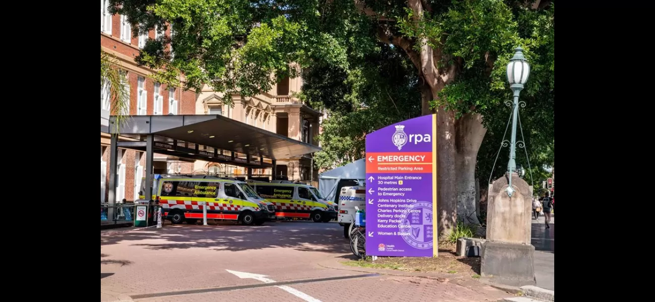 Man critically hurt on Sydney footpath, in hospital.