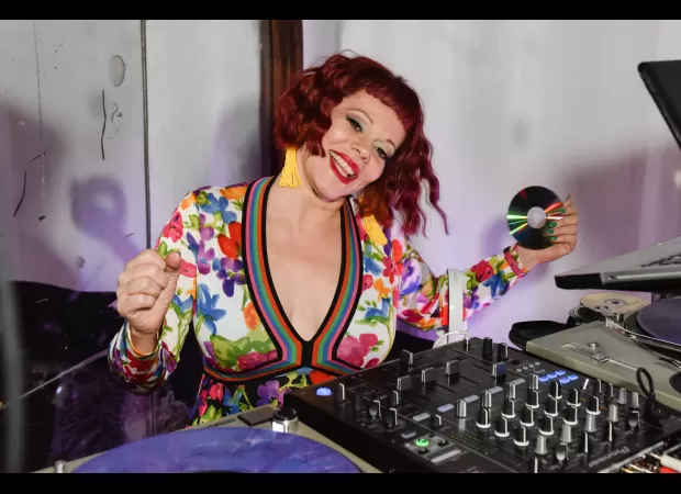 Famous 90s celebrity maintains iconic appearance decades after popular song release.