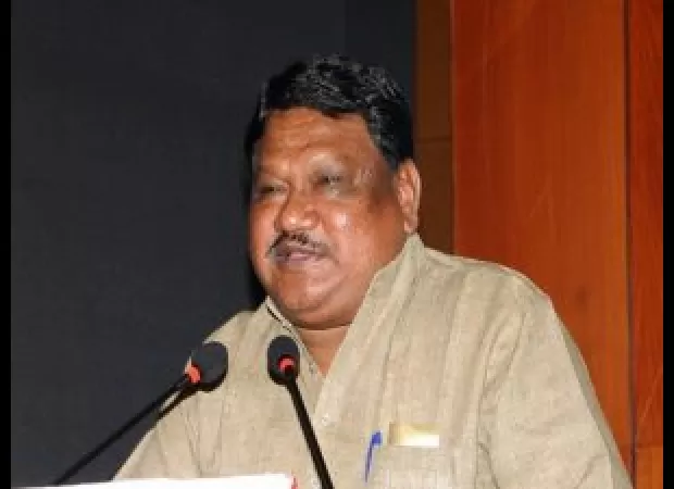 Oram suggests Odisha govt prioritize training tribal students.