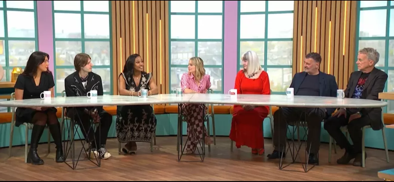 Comedian Frank Skinner shocks Sunday Brunch guests with his disgusting food creation.