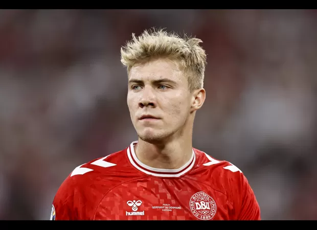 Man Utd's Rasmus Hojlund shares text he sent to friend after Denmark's Euro 2024 loss, shows emotional impact of defeat.