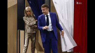 Extreme right grows in France as the globe monitors crucial election.