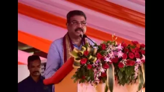 Pradhan compares Majhi to a deity, Lord Jagannath.
