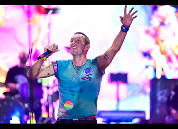 People are confused about Chris Martin's accent and it's generating buzz.