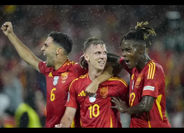 Spain coach announces picks for Euro 2024 favorites in advance of quarterfinal game against Germany.