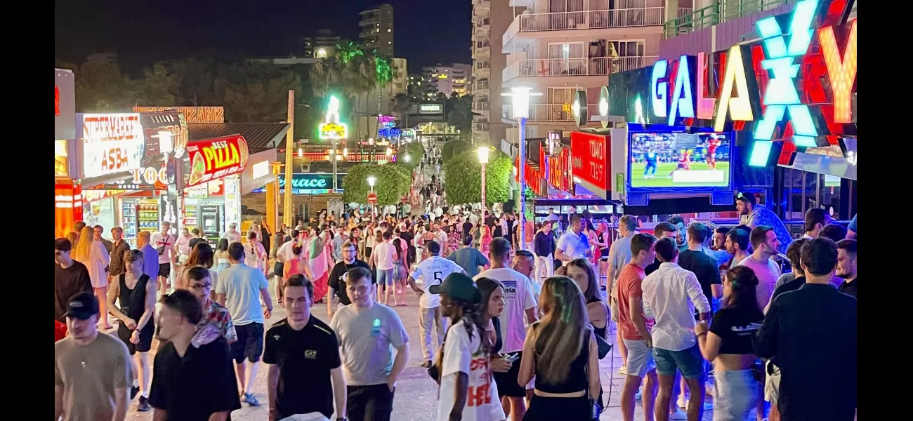 UK traveler dies after collapsing near popular strip in Magaluf.