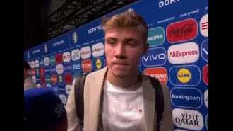 Rasmus Hojlund comments on Man United's talks to sign de Ligt.