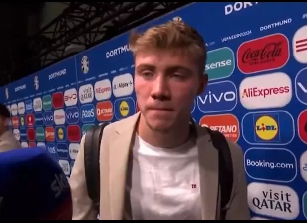 Rasmus Hojlund comments on Man United's talks to sign de Ligt.