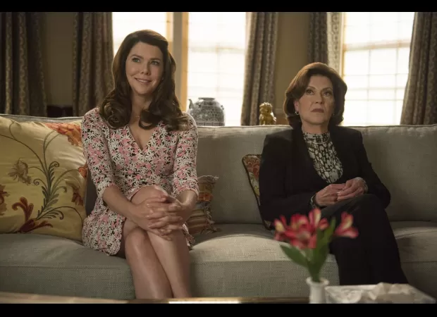 00s comedy lovers rejoice as mother and daughter from beloved show reunite after 24 years.