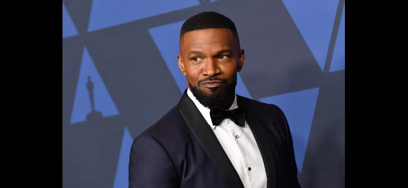 Jamie Foxx discusses hospital stay, 20 days in duration.