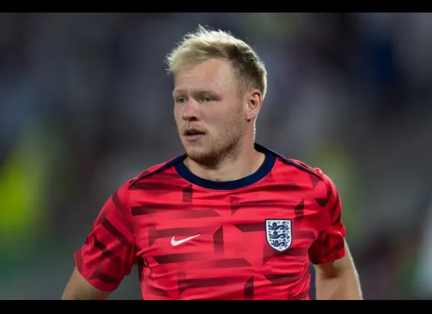 Arsenal wants a new goalkeeper and is willing to pay £21 million for one with a release clause.