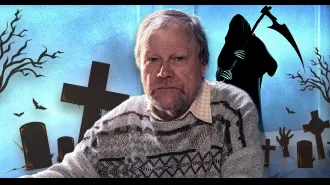 Roy in danger of dying on Coronation Street as villain comes back for gang attack.