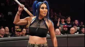 Wrestler's risky face-first dive leaves WWE fans in shock and fear.