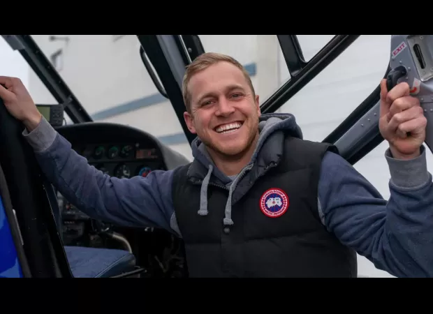 Australian pilot dies battling Canadian wildfires.