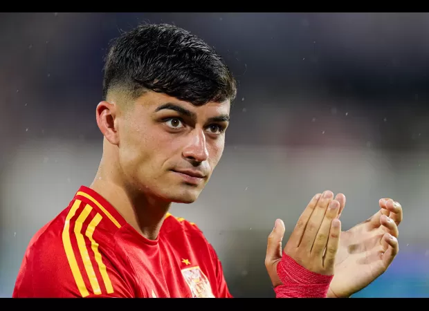 Barcelona is being pushed by Pedri to acquire the impressive Nico Williams before rivals Chelsea and Arsenal do.