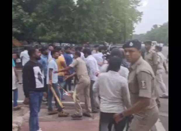 Odisha Congress demands police to arrest office attackers within 3 days.