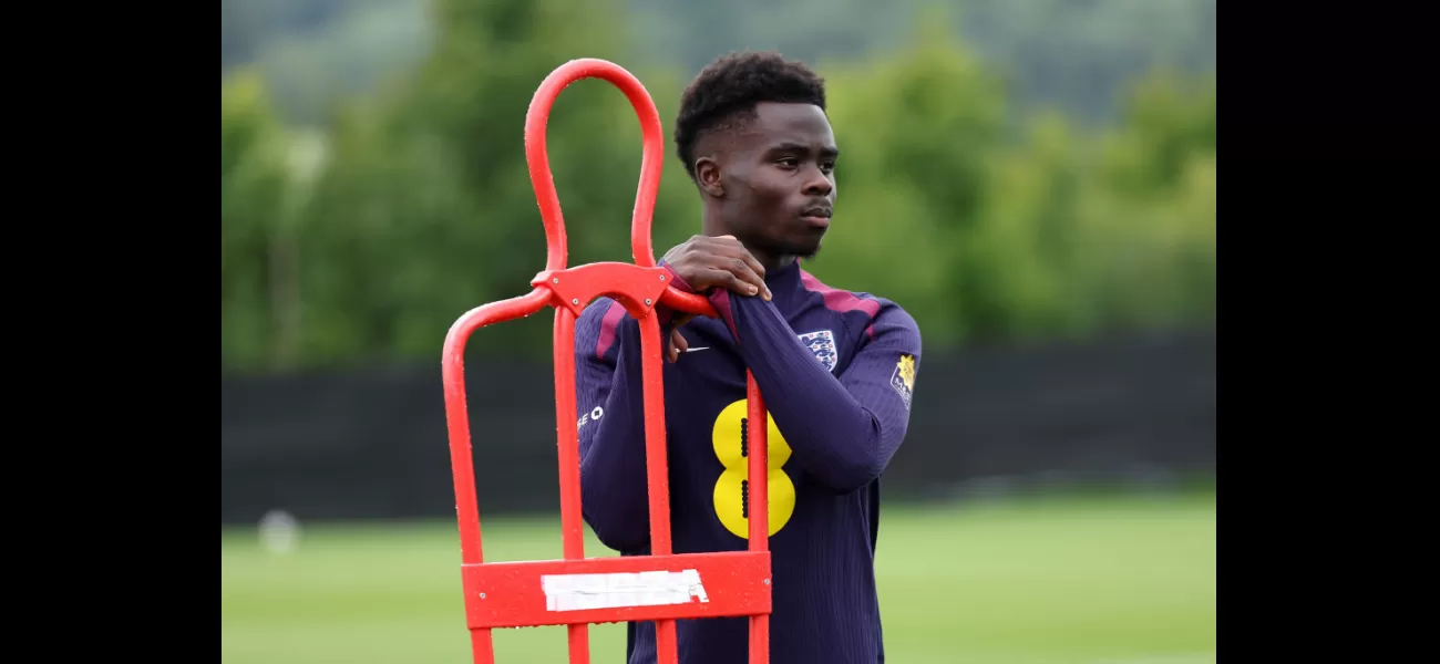 Sheringham advises Southgate on where Saka should play for England.