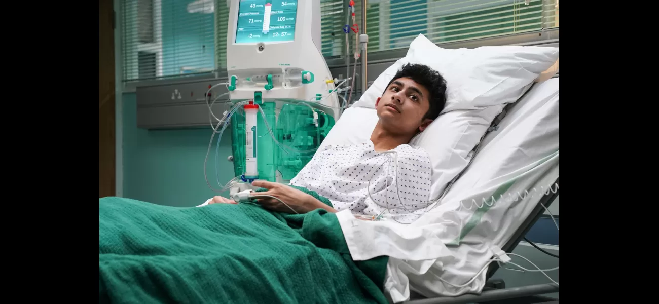 EastEnders' Nugget gets big news while in hospital