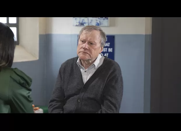 A new Coronation Street video shows a big surprise for Roy as he greets Lauren.