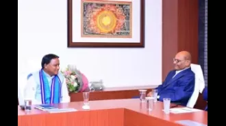 Anil Agarwal, chairman of Vedanta, meets with Odisha's Chief Minister.