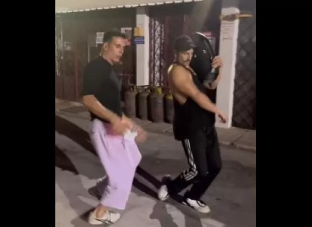 Akshay Kumar celebrates Ranveer's 39th birthday with a dance video.