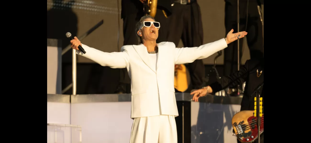 Robbie Williams hilariously overlooked a marriage proposal at BST Hyde Park performance.