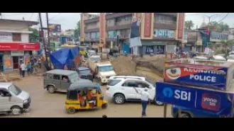 Residents of Keonjhar angry over poorly done drain construction take to the streets to protest.