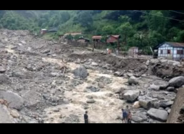Heavy rain causes dangerous water levels in rivers in areas of north Bengal and Bihar.