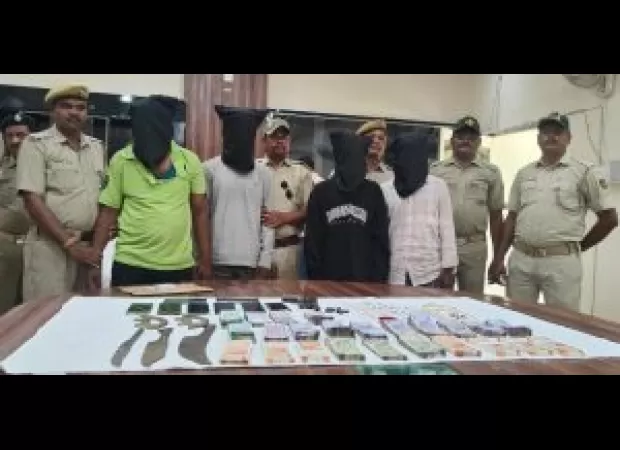 Police caught 4 members of a gang operating across state lines.