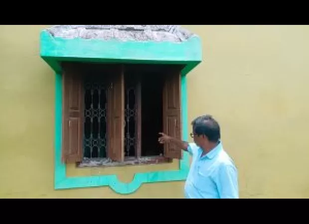 Retired tehsil worker's home robbed of cash and jewellery.