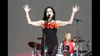 Fans are surprised by the enduring lead singer as the beloved 90s group makes a comeback.