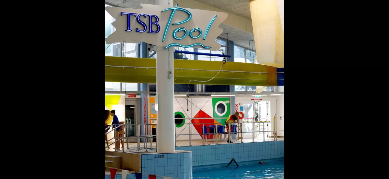 A mother in New Zealand wants G-strings to be prohibited at public pools because she considers them inappropriate.