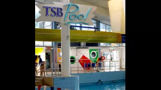 A mother in New Zealand wants G-strings to be prohibited at public pools because she considers them inappropriate.