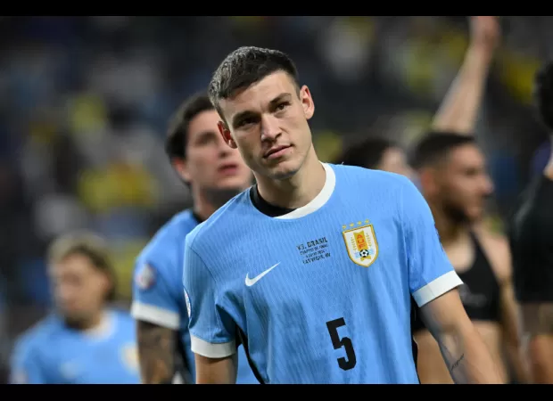 Manchester United is in conversations with PSG to acquire a top player before rival team Manchester City.