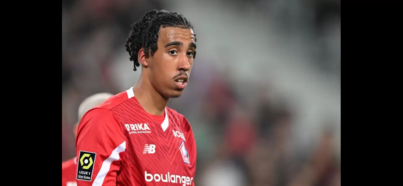 Man Utd secures first summer signing with £42m bid accepted.